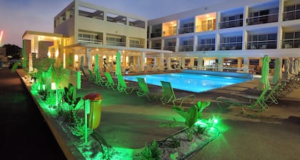Nelia Gardens