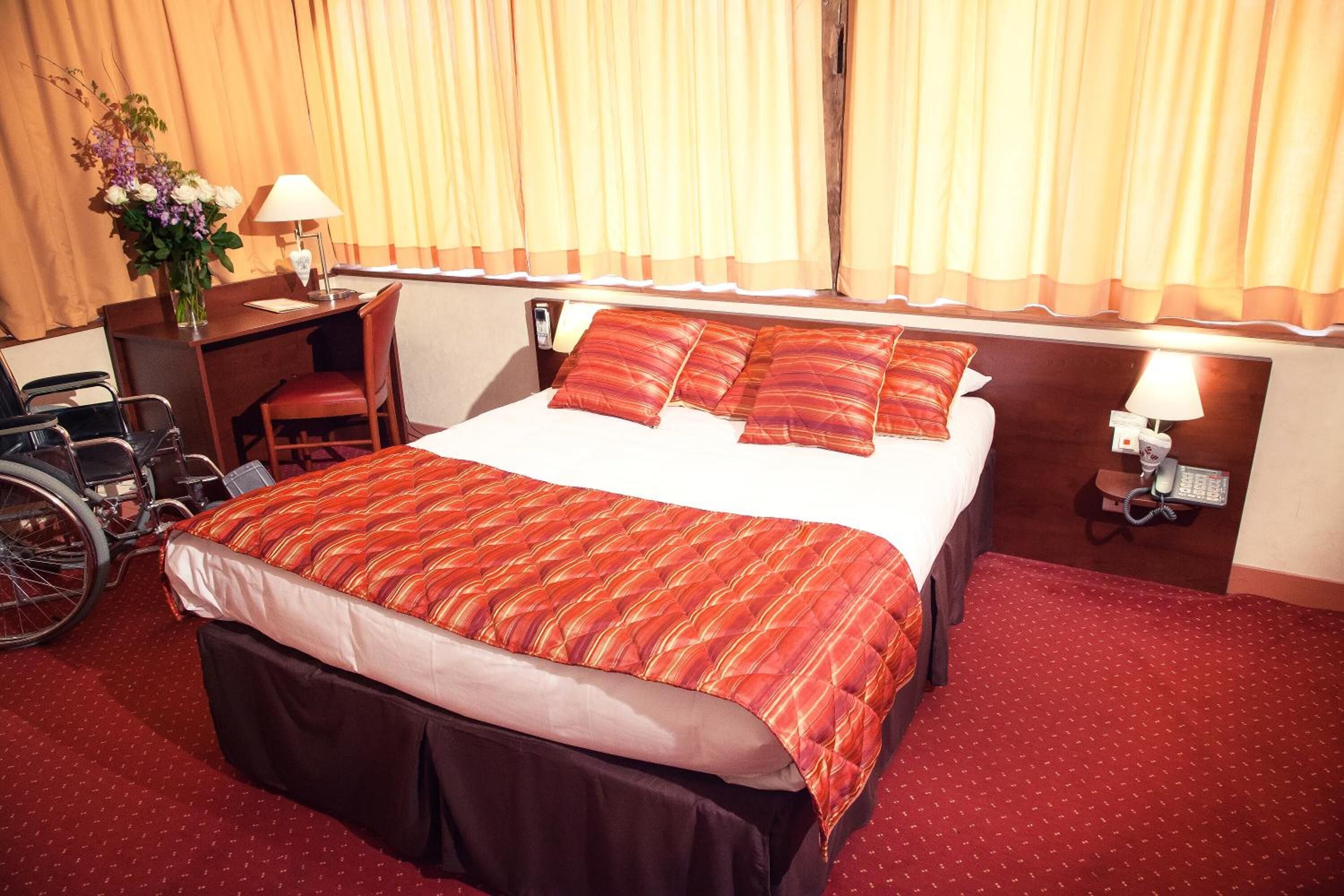 desk, iron/ironing board, cots/infant beds, rollaway beds