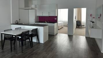 Apartment, 2 Bedrooms | Private kitchen