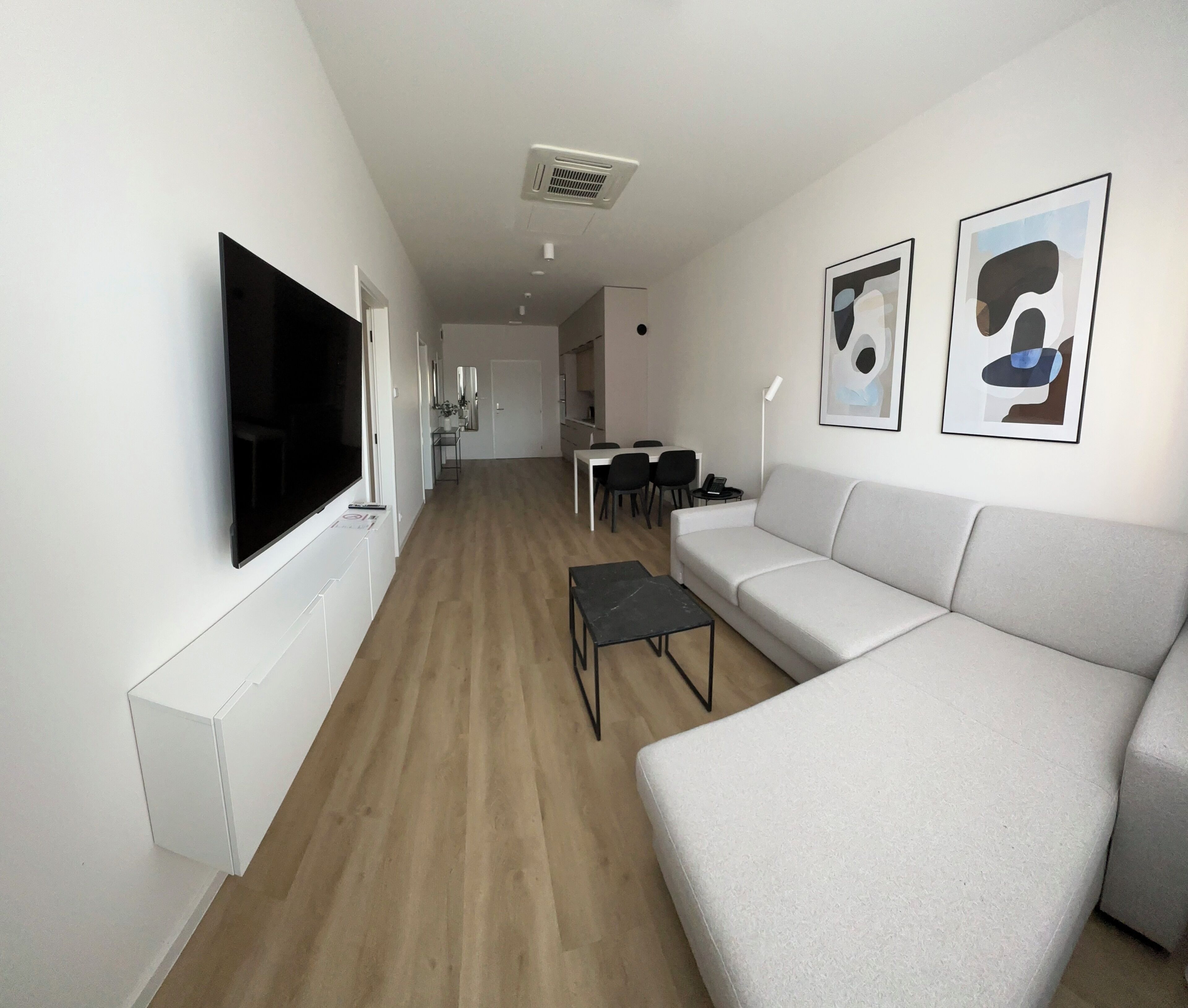 exclusive apartment | living area | 45-cm flat-screen tv with cable channels