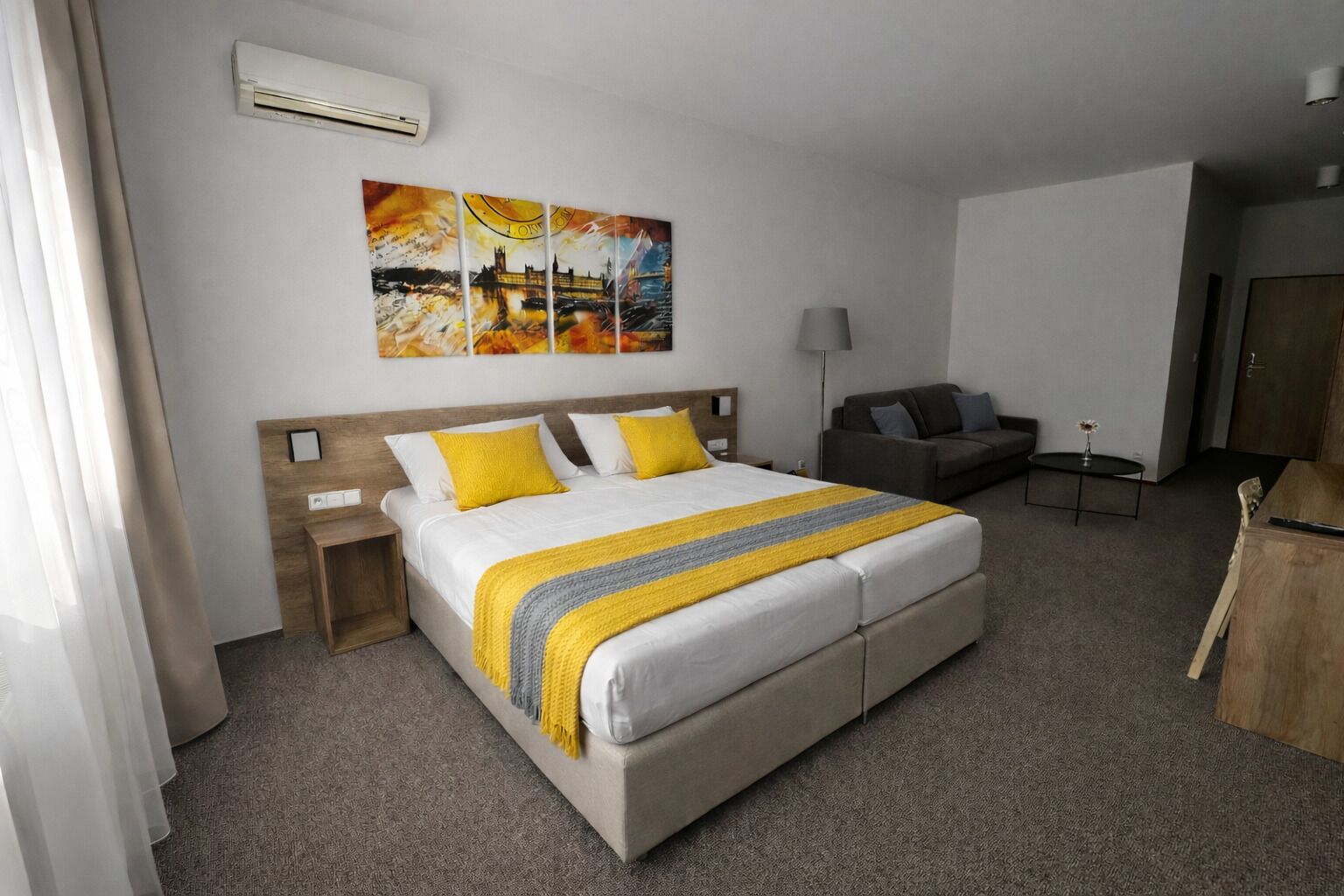 Quadruple Room | Minibar, in-room safe, desk, free WiFi