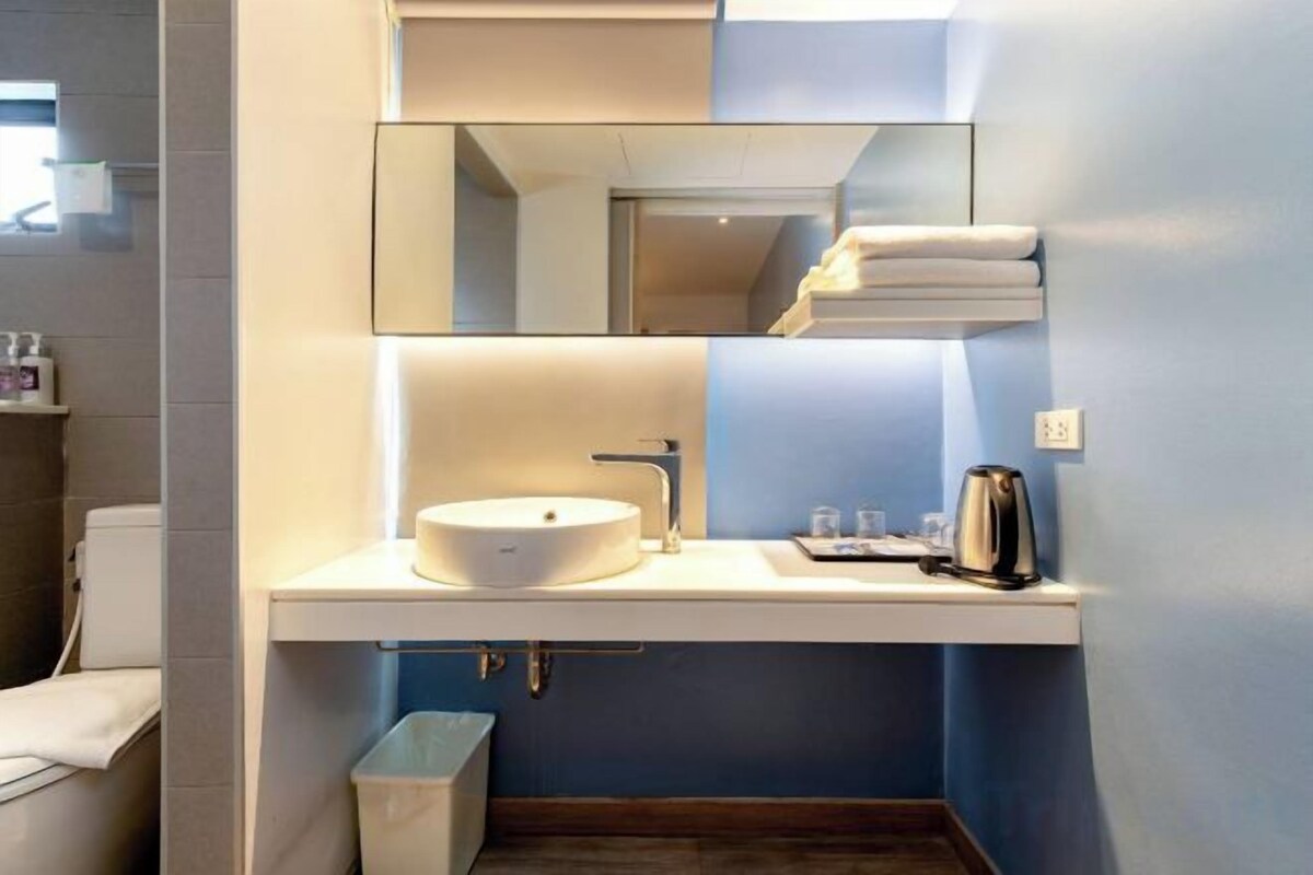 Baño | Ducha, artículos de higiene personal gratuitos y toallas