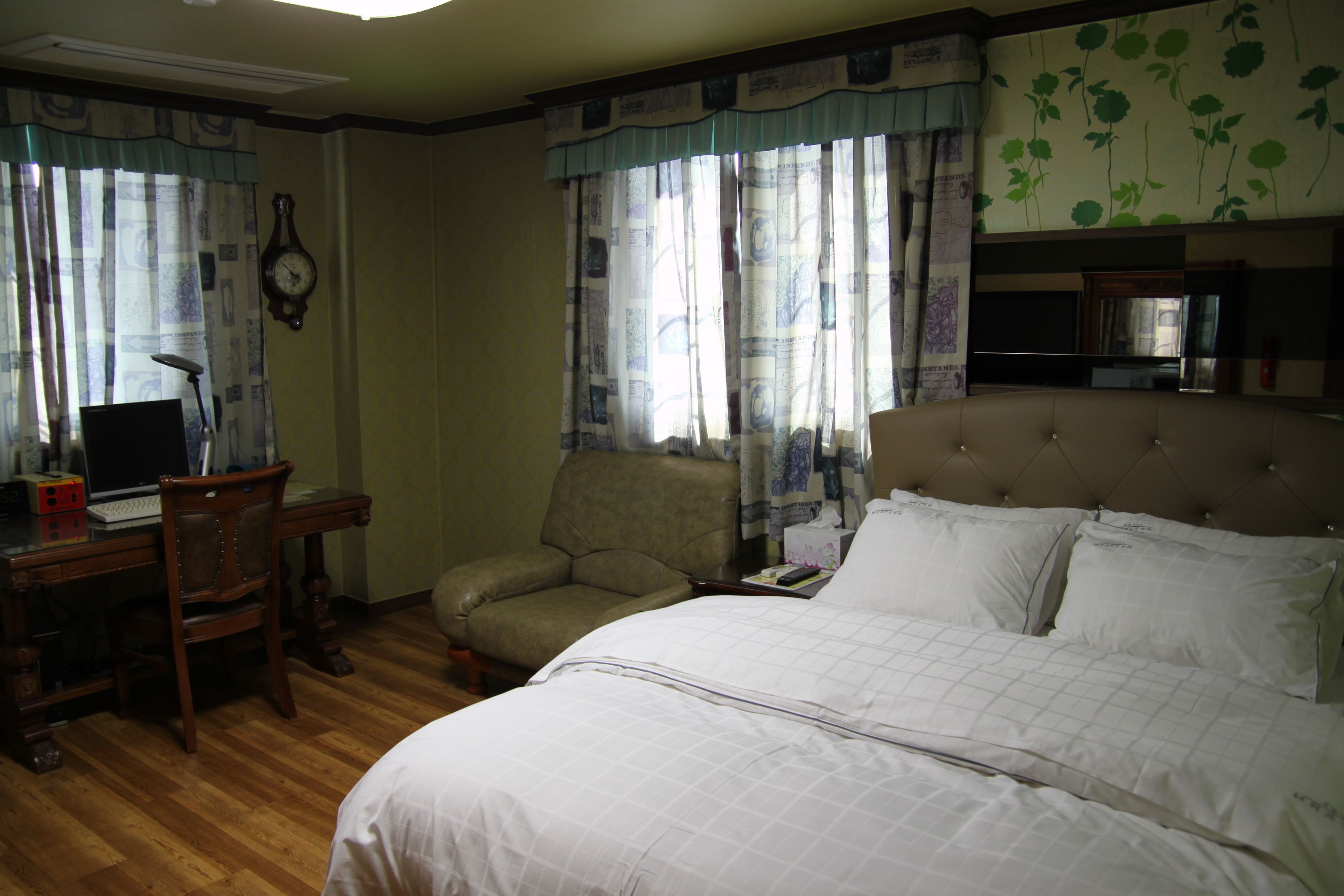 standard double room | desk, blackout curtains, iron/ironing board, free wifi