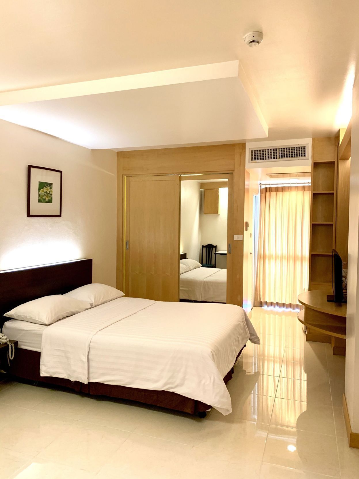 Blackout curtains, free WiFi, bed sheets