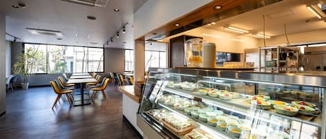 Daily buffet breakfast (JPY 1300 per person)