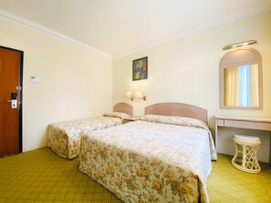 Deluxe Triple Room | In-room safe, desk, iron/ironing board, free WiFi - Hotel Rainbow (Brinchang)