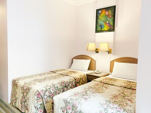 Superior Twin Room | Bathroom | Shower, slippers, towels