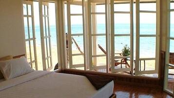 Villa Beach View / Free Round Trip pick up from Koh Mak Pier. Must inform hotel for boat schedule | Coffres-forts dans les chambres, bureau, Wi-Fi gratuit