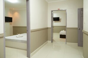 Hallway - Hotel Saleh (Angeles City)