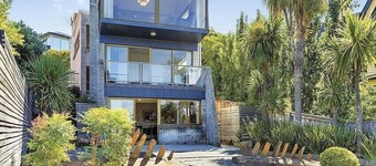 Sullivans Cove Apartments