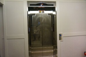 Interior - Hotel Victoria (Seoul)