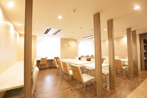 朝食 (ビュッフェ)、毎日提供 (有料)