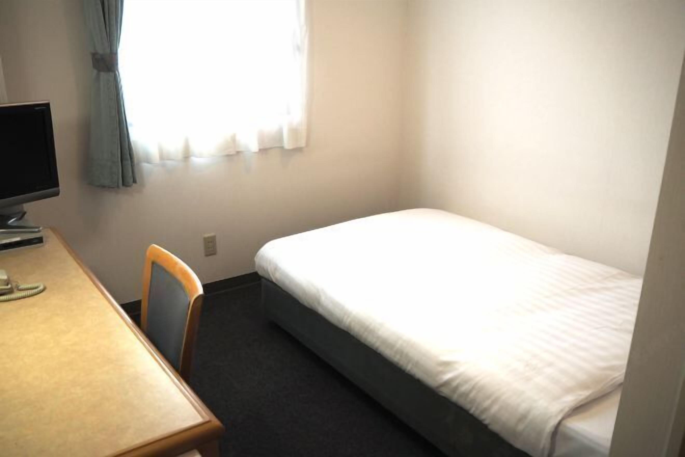 Down duvets, desk, blackout curtains, free WiFi