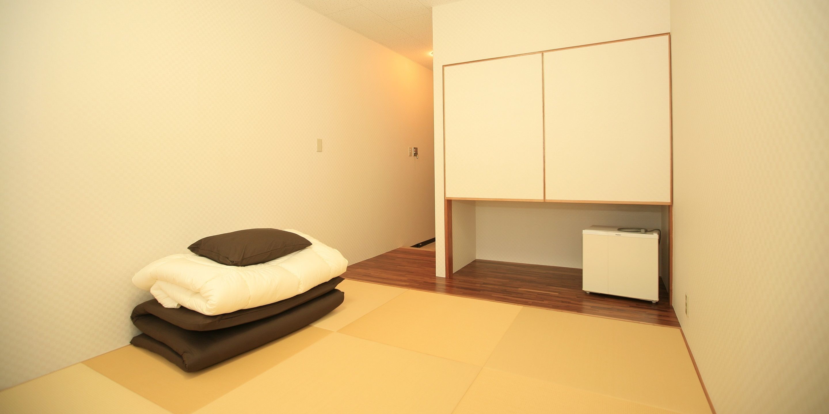 twin room | free wifi, bed sheets