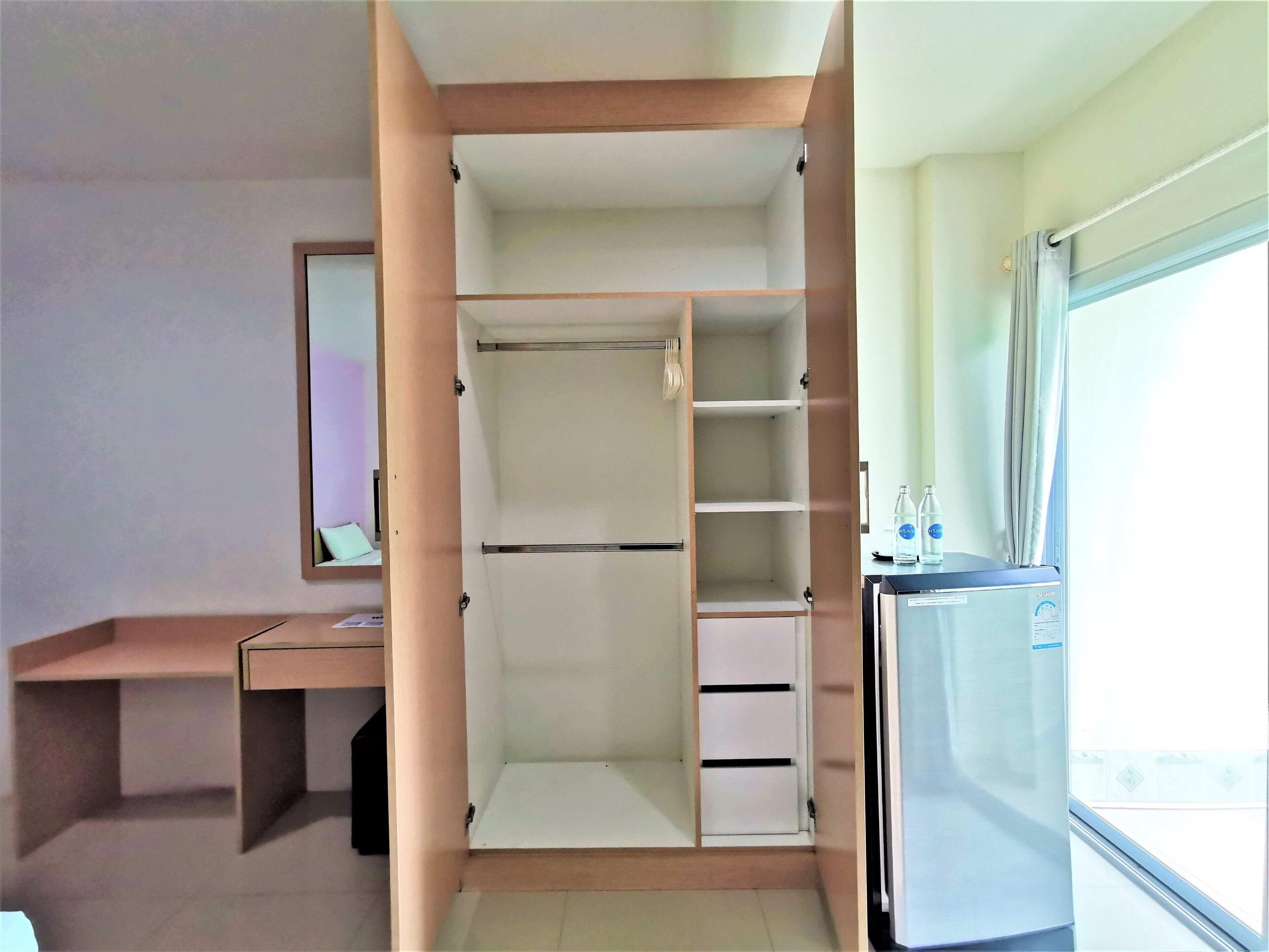 deluxe twin room | 1 bedroom, desk, free wifi, bed sheets