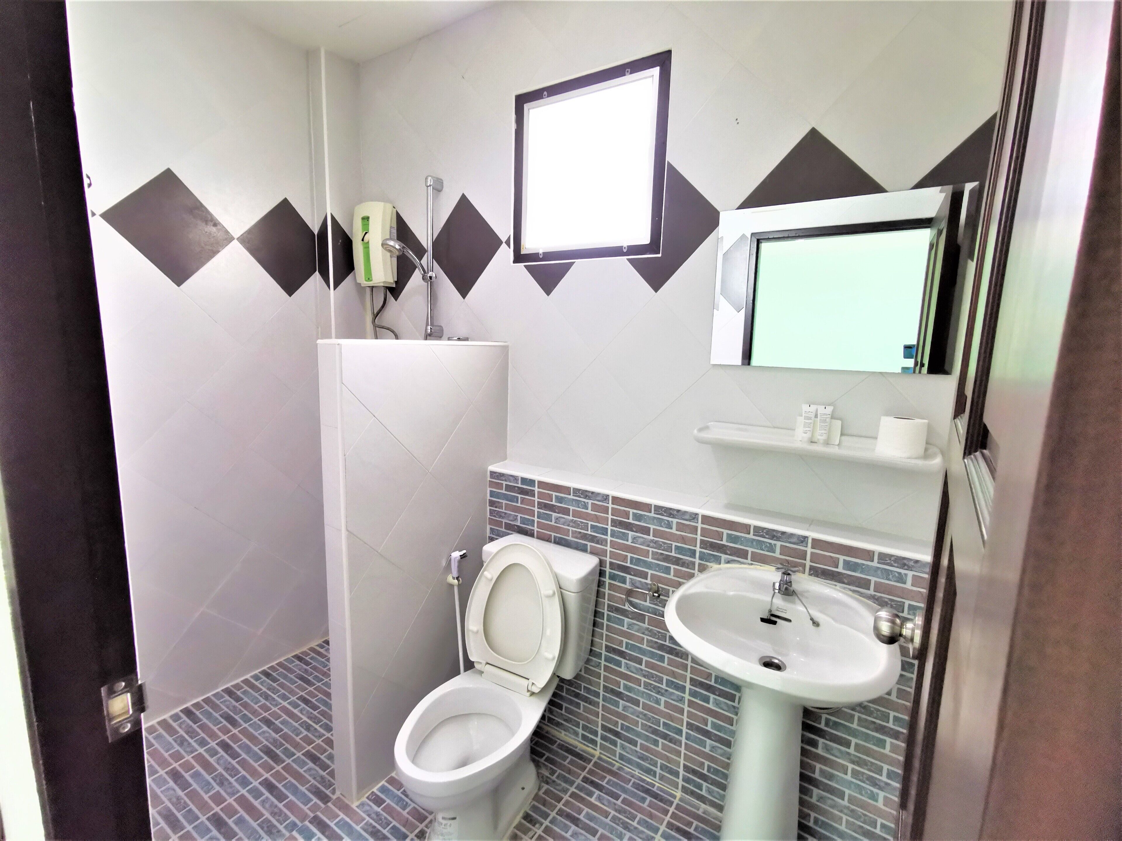 shower, bidet, towels