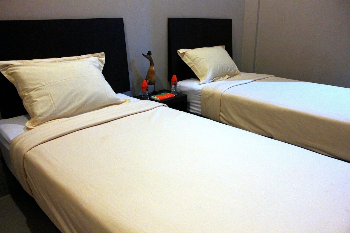 deluxe double or twin room | 1 bedroom, desk, blackout curtains, soundproofing