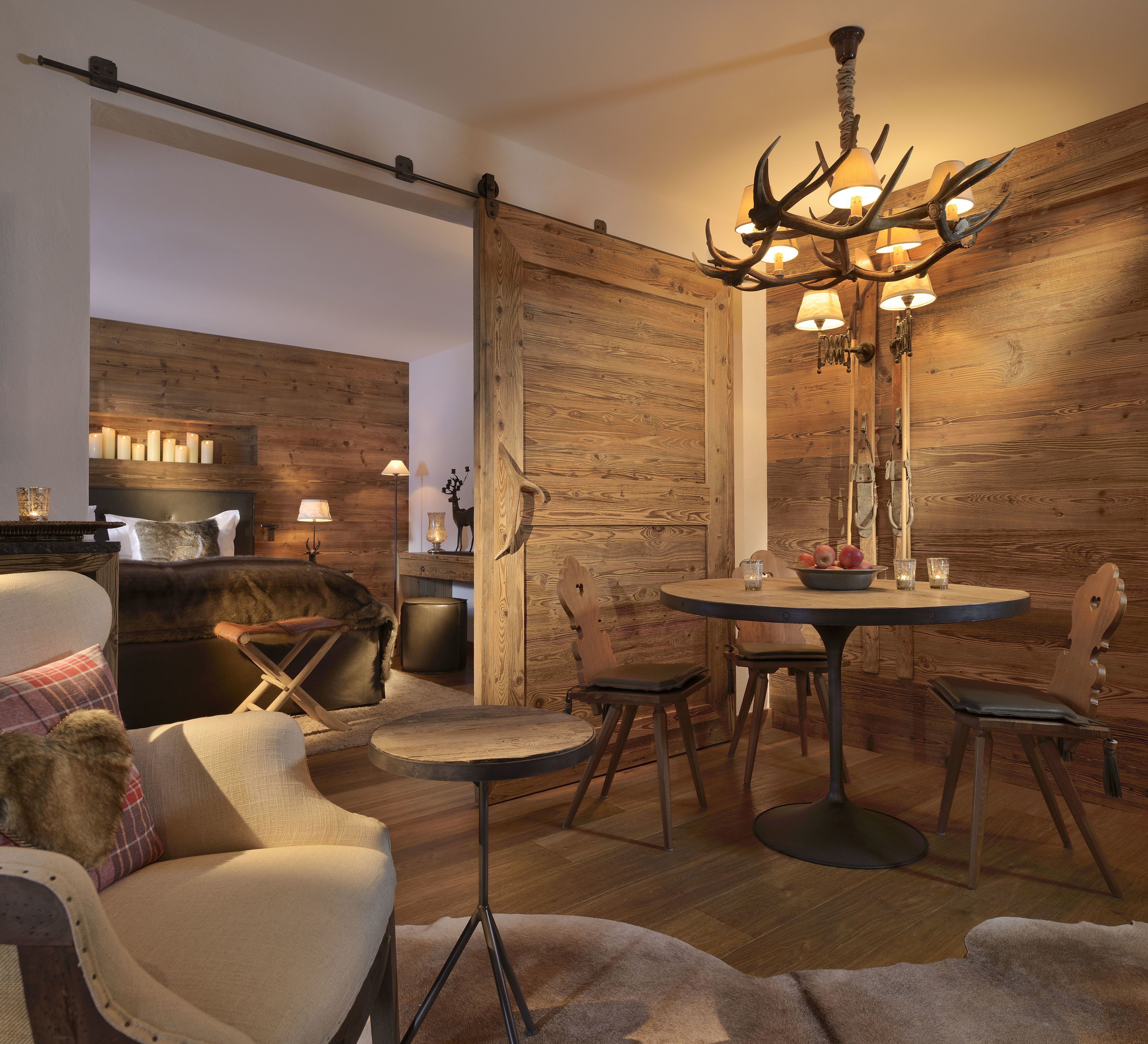 Suite, Balcony, Mountain View (Jagdhof - Westbalkon) | In-room dining