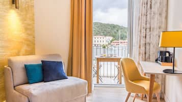 Superior Room, 1 Queen Bed, Non Smoking, Terrace (Privilege) | Room amenity