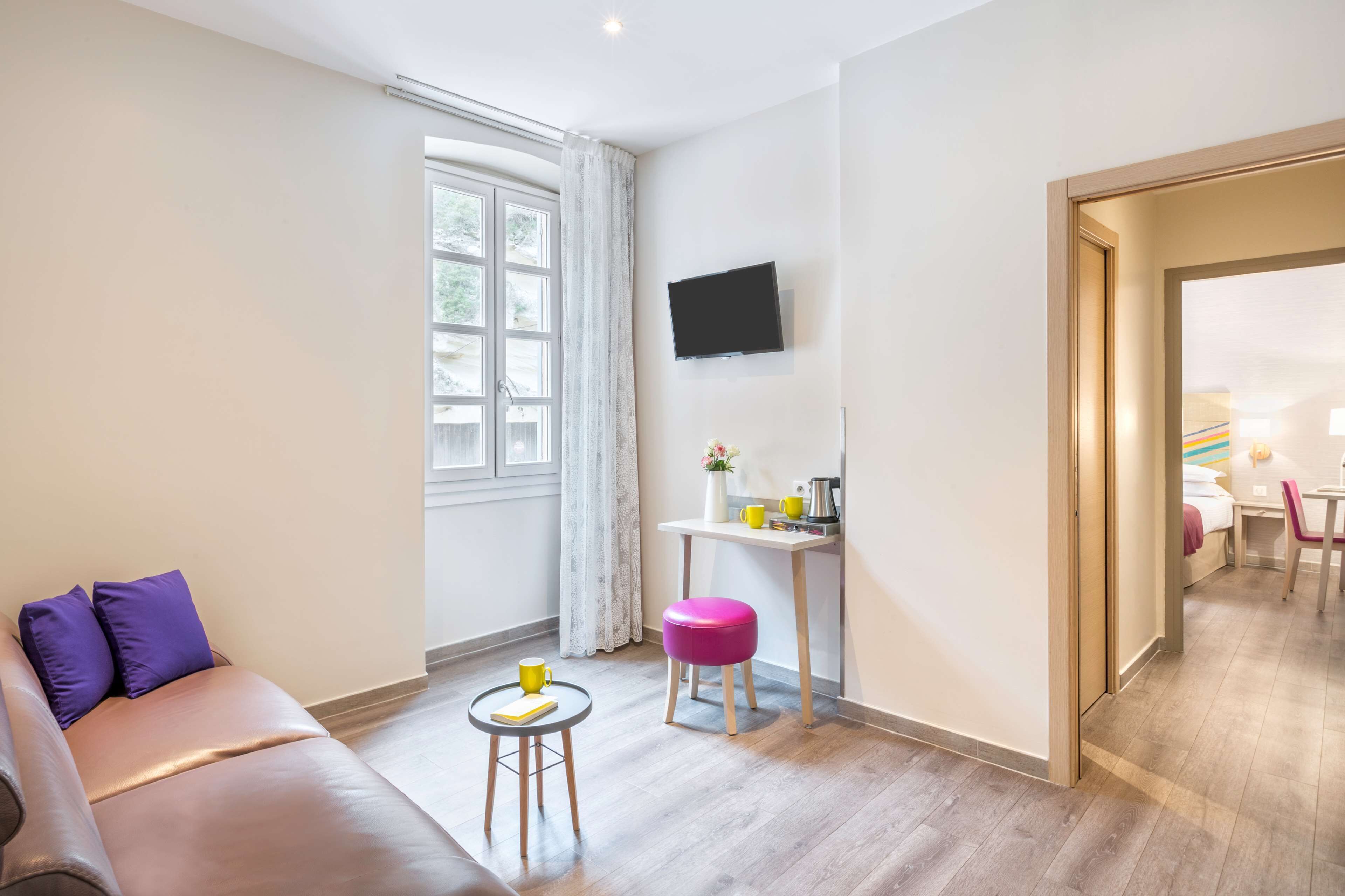 family room, 1 queen bed, non smoking (with sofabed) | in-room safe, desk, soundproofing, iron/ironing board