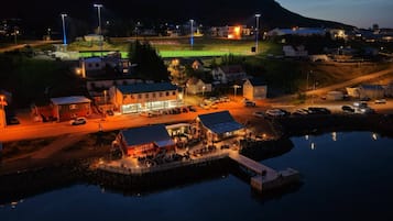 Breakfast, lunch, dinner served; local cuisine, sea views