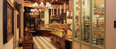 Breakfast area