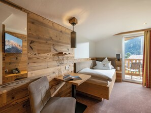 Hochwertige Bettwaren, Betten mit Memory-Foam-Matratzen, Zimmersafe