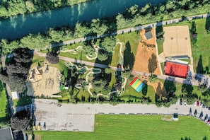 Terrain de tennis