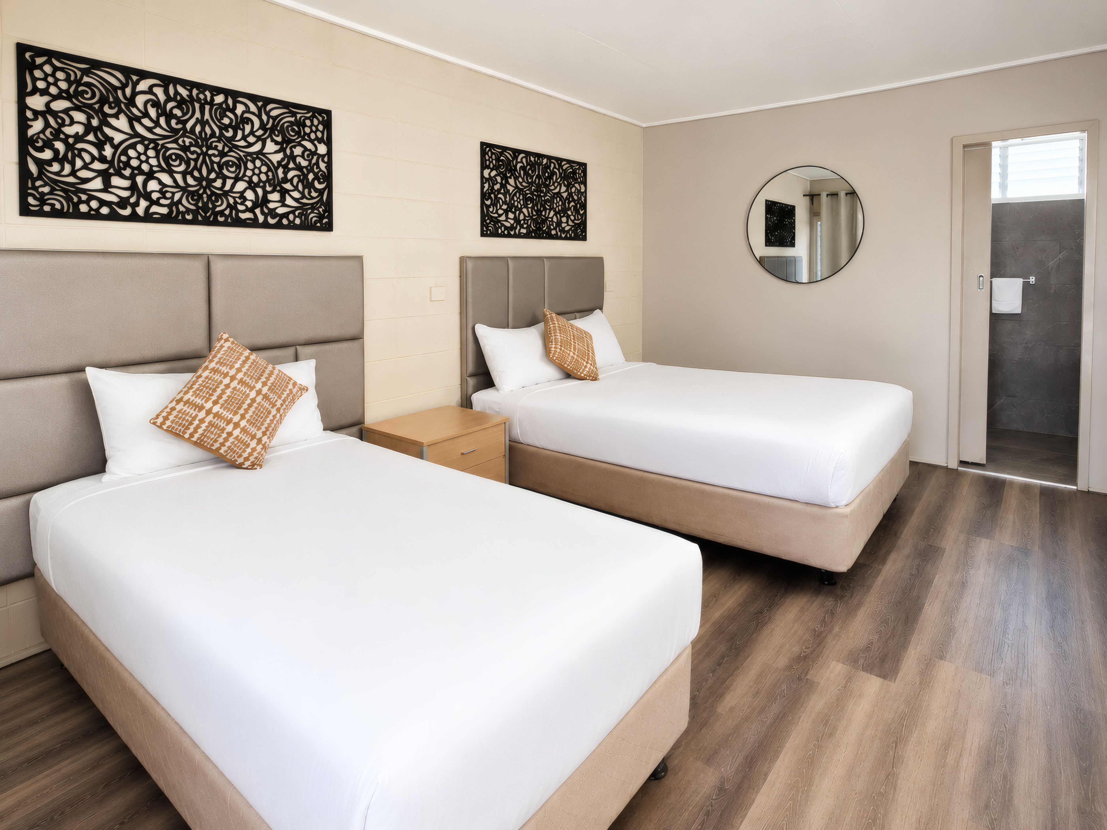 Deluxe Twin Room | Escritorio, espacio para trabajar con un portátil, cortinas opacas