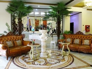 Lobby sitting area - Cron Palace Tbilisi Hotel (Tbilisi)