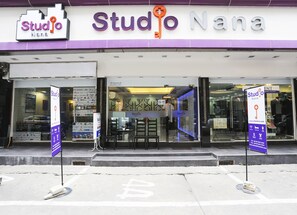 Property entrance - Studio Nana (Bangkok)