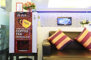 Coffee service - Studio Nana (Bangkok)