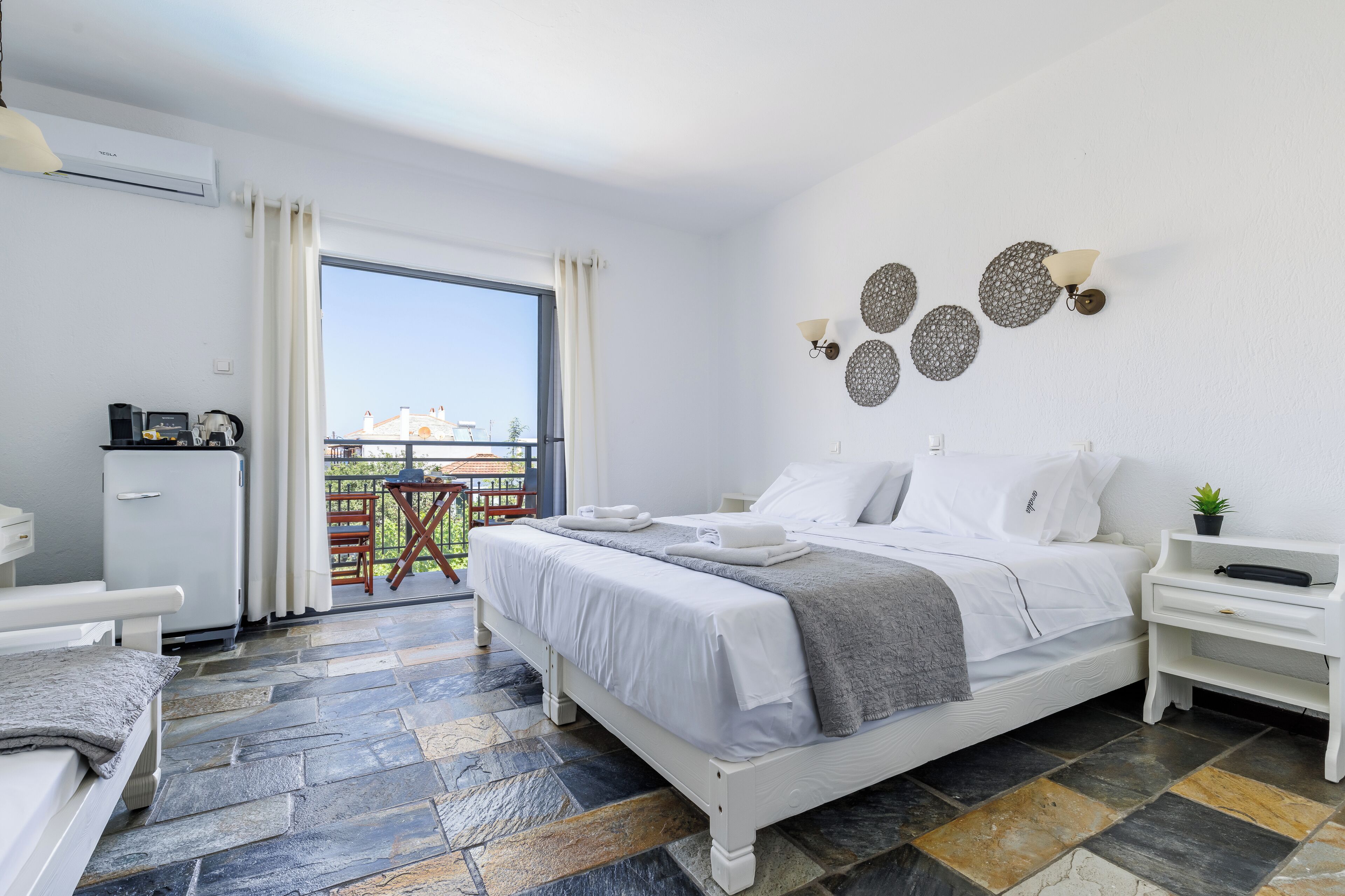 三人房, 1 间卧室 | 加厚床垫、客房内保险箱、免费 WiFi、床单