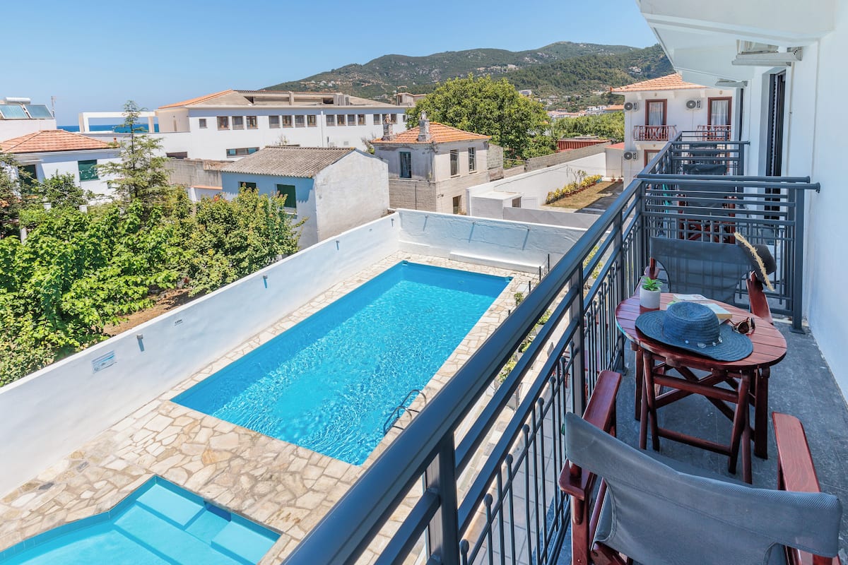 standard room, 1 bedroom | 2 bedrooms, pillow-top beds, in-room safe, free wifi