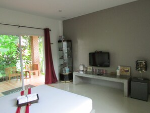 Deluxe Villa with Breakfast | Desk, free WiFi - The Park Drive-Thru Check-In Resort (Thanyaburi)
