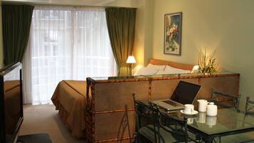 Executive Studio | In-room safe, blackout drapes, soundproofing, free cribs/infant beds