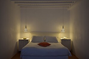 In-room safe, iron/ironing board, free WiFi, bed sheets - Margie Mykonos Hotel (Mykonos)