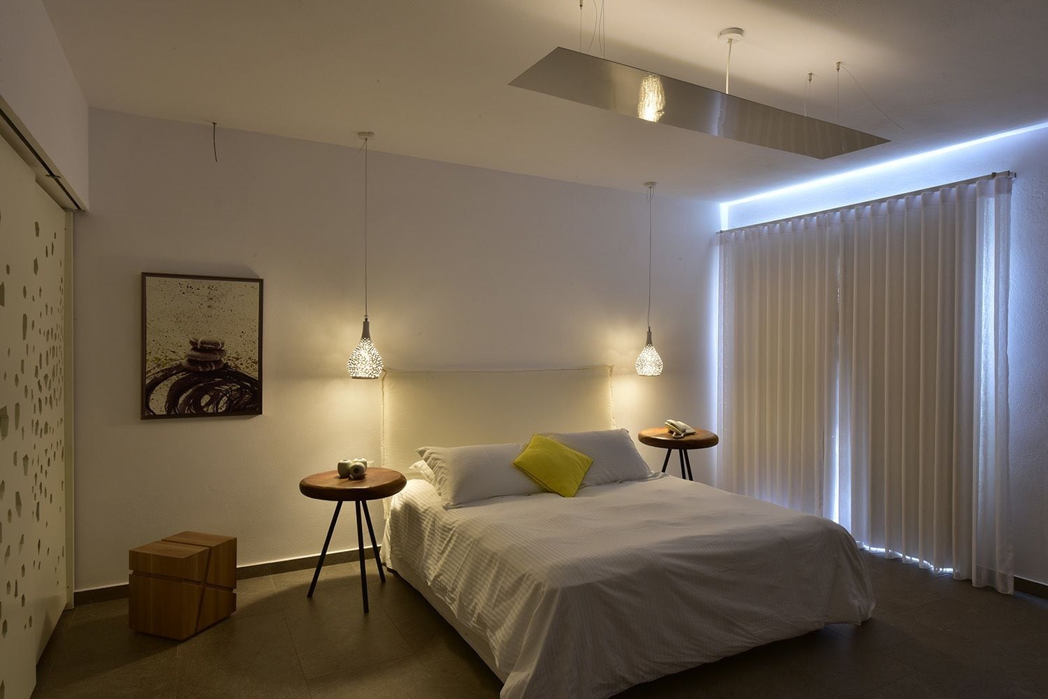 deluxe room | in-room safe, iron/ironing board, free cots/infant beds, rollaway beds