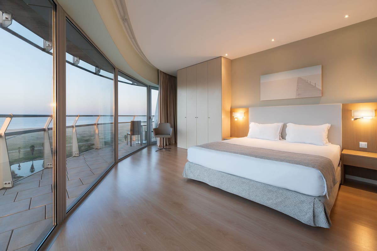 1 bedroom, minibar, in-room safe, desk