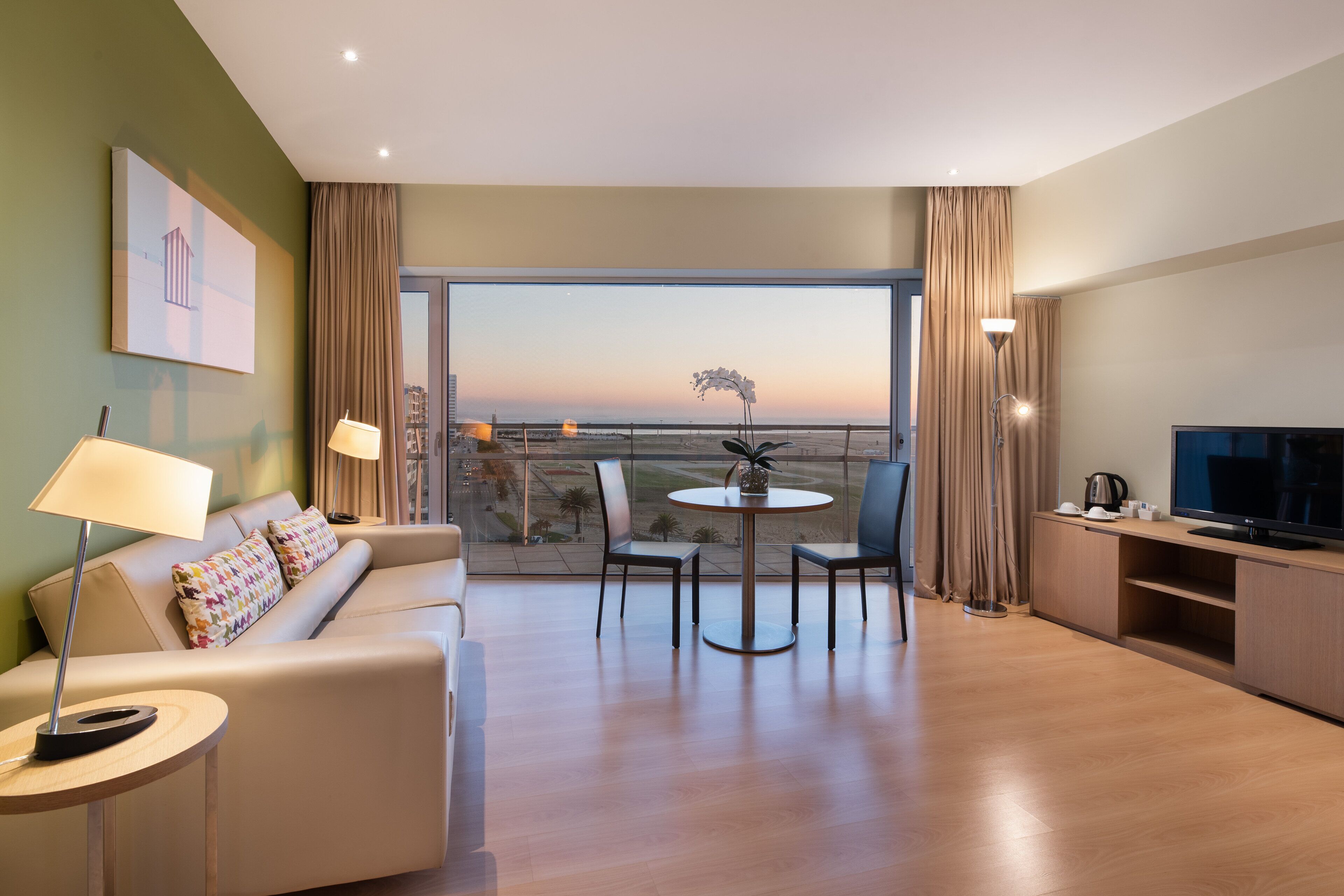 Minibar, in-room safe, desk, soundproofing