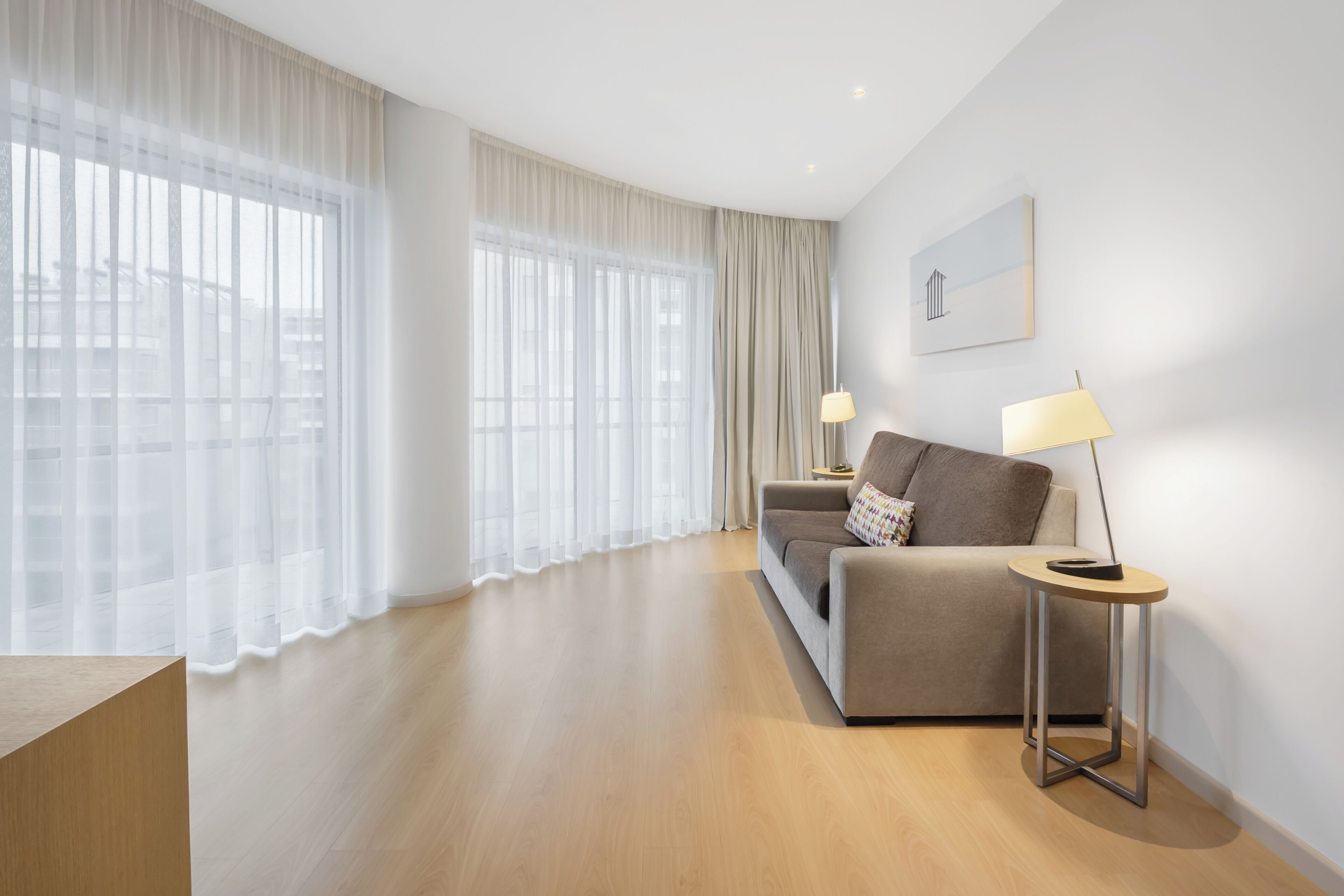 Minibar, coffres-forts dans les chambres, bureau, chambres insonorisées