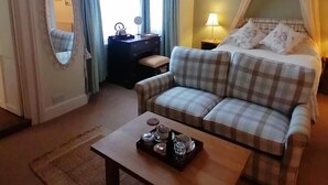 Luxury Double Room, Ensuite - Anzac Street Bistro (Dartmouth)
