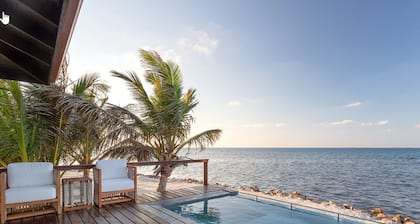 Ray Caye Private Island Resort