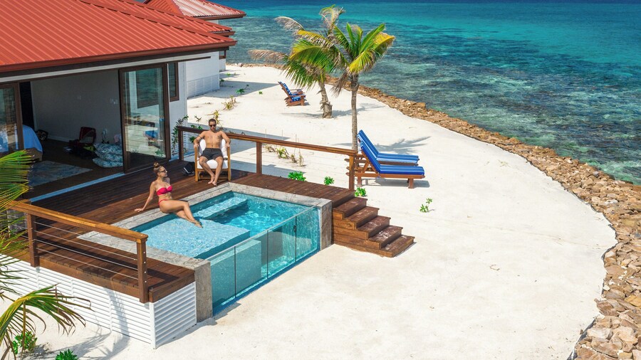 Ray Caye Private Island Resort