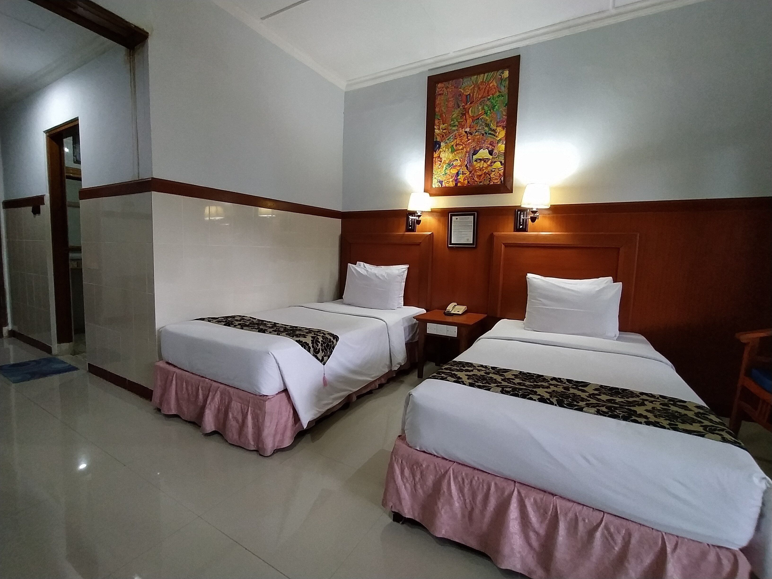 deluxe room | desk, soundproofing, rollaway beds, free wifi