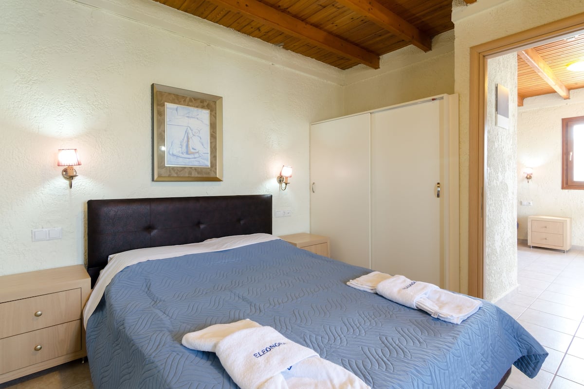 Tripla familiare, 1 camera da letto, vista piscina | Con stile personalizzato, culle/letti per bambini (gratuiti)
