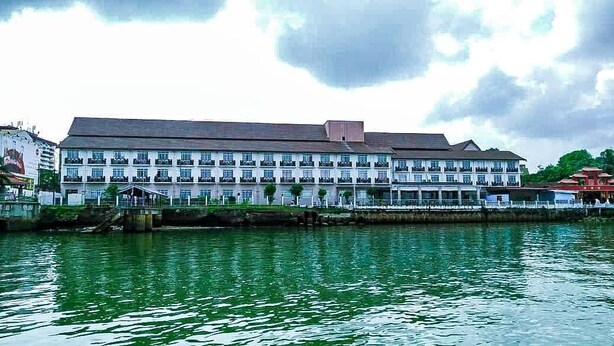 Gambar tidak terklasifikasi, 1 dari 64, tombol