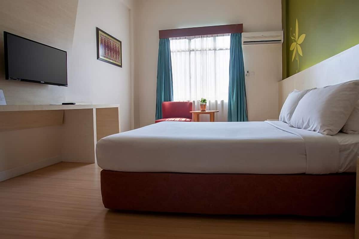Quarto luxo | Escrivaninha, quartos à prova de som, ferros/tábuas de passar roupa