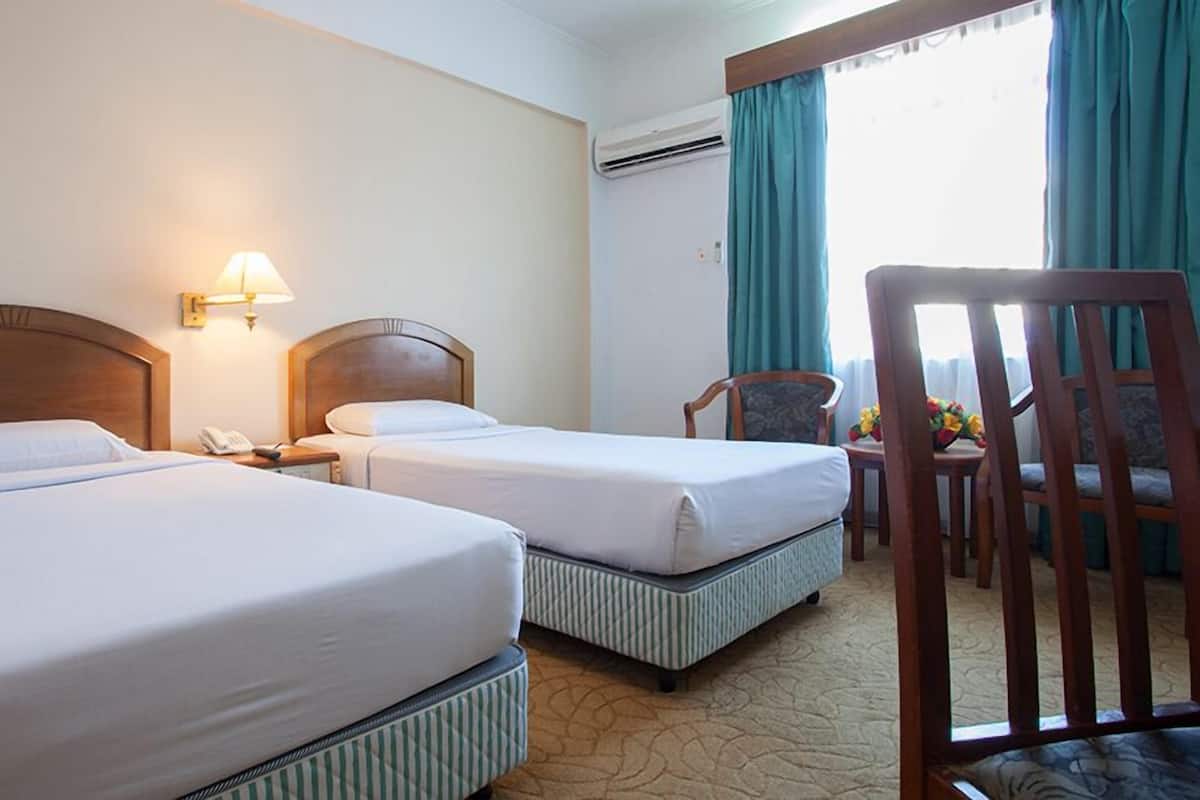 Quarto superior | Escrivaninha, quartos à prova de som, ferros/tábuas de passar roupa