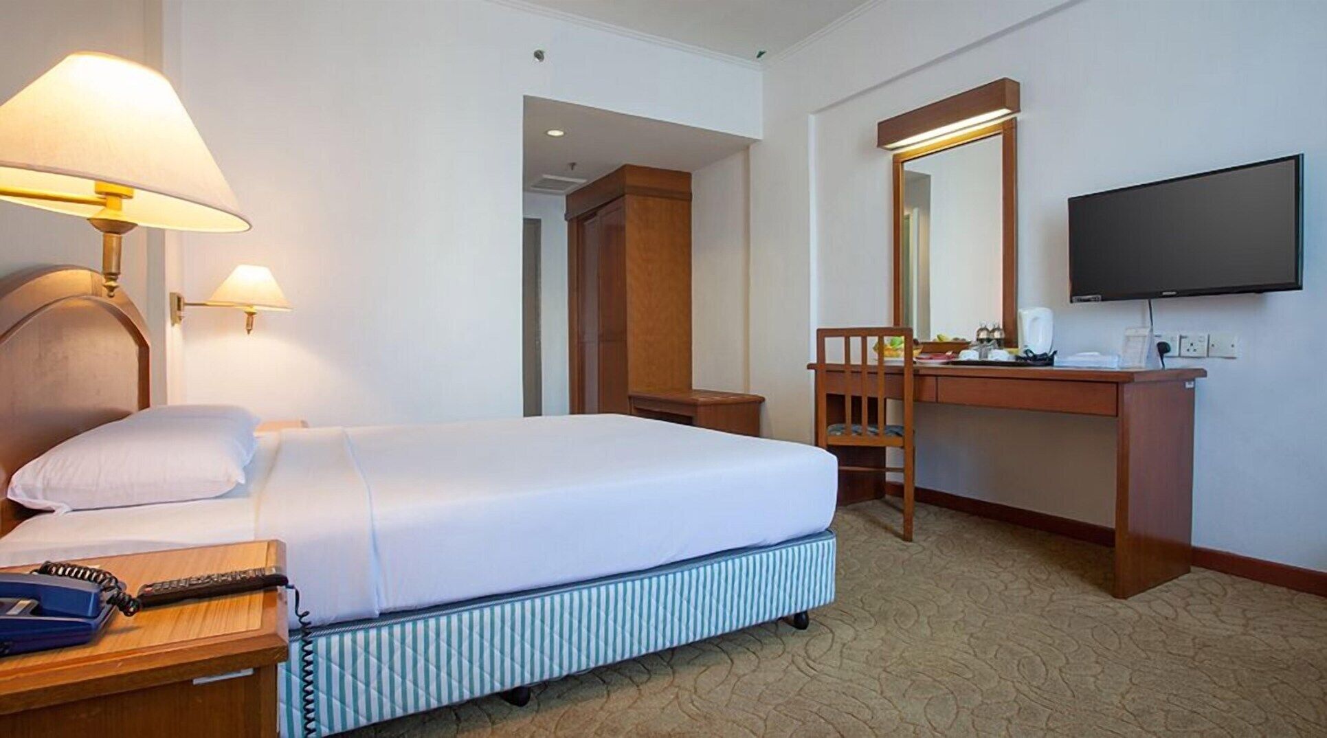 Desk, soundproofing, iron/ironing board, bed sheets